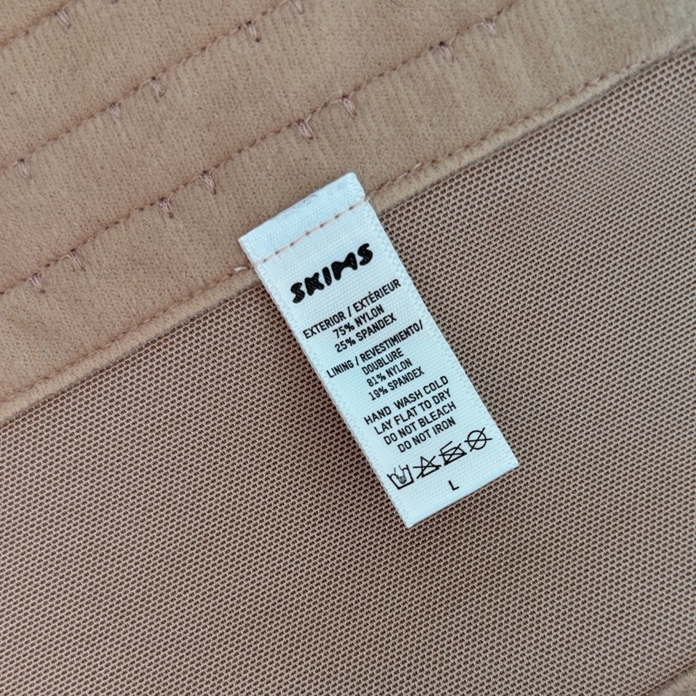 SKIMS Nude Waist Cincher - Light Beige Shapewear - Picture 3 of 3